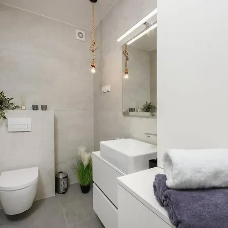 Fux Penthouse Whirlpool Meerblick * זאדאר