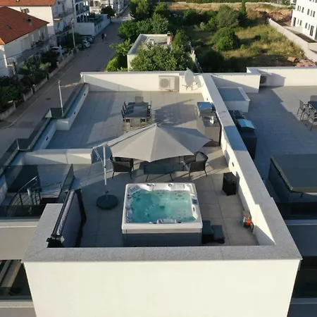 Fux Penthouse Whirlpool Meerblick * 扎达尔